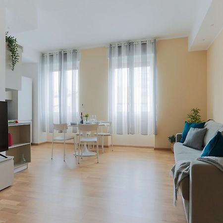 The Best Rent - Bright One-Bedroom Apartment In Corso Vittorio Emanuele II Milan Exterior photo