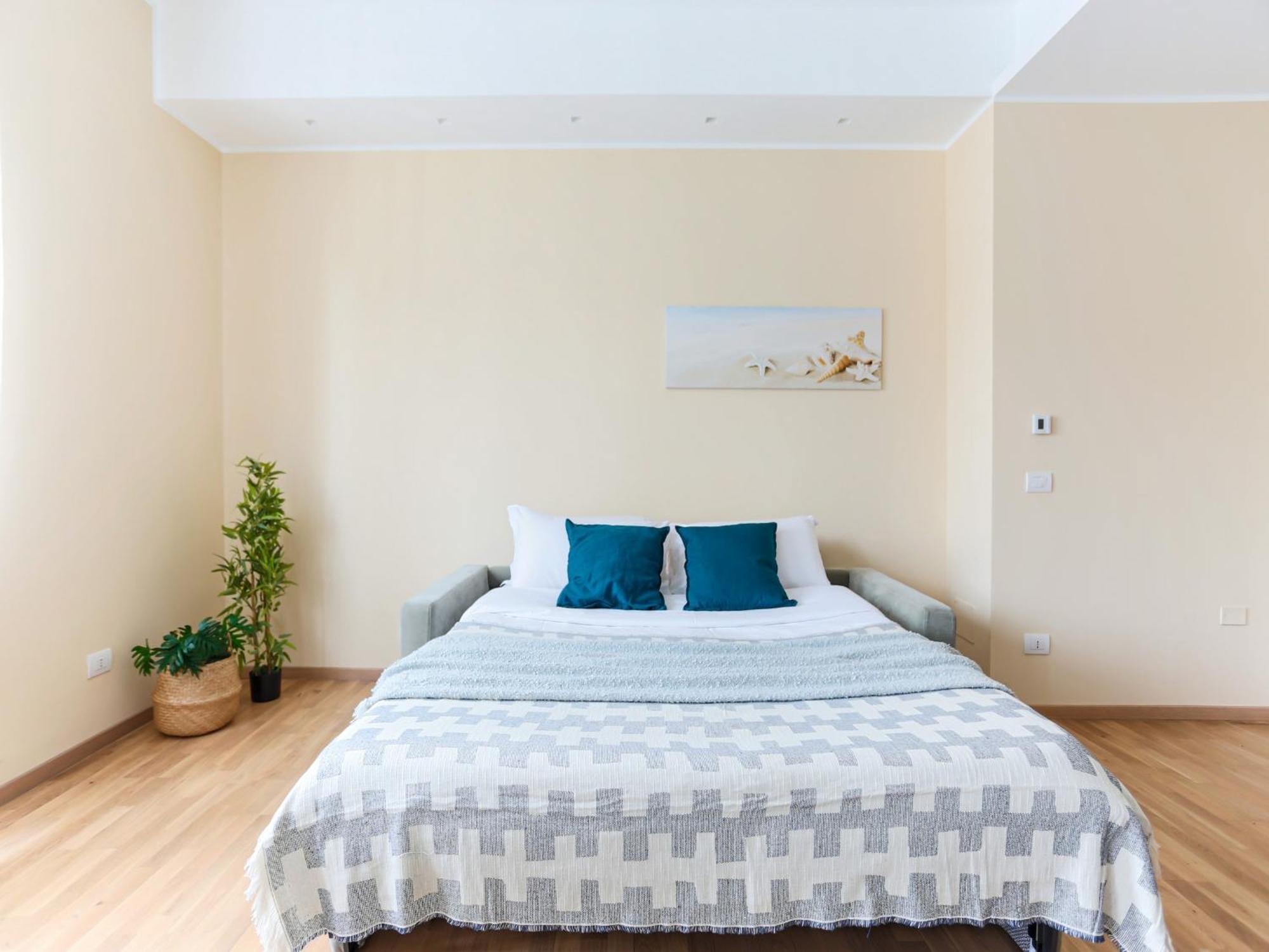 The Best Rent - Bright One-Bedroom Apartment In Corso Vittorio Emanuele II Milan Exterior photo