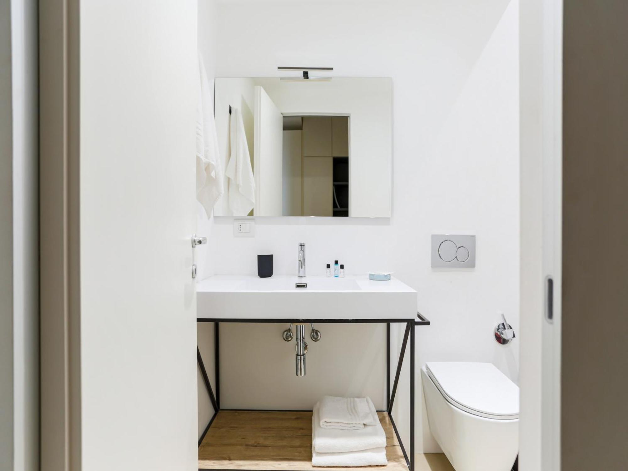 The Best Rent - Bright One-Bedroom Apartment In Corso Vittorio Emanuele II Milan Exterior photo