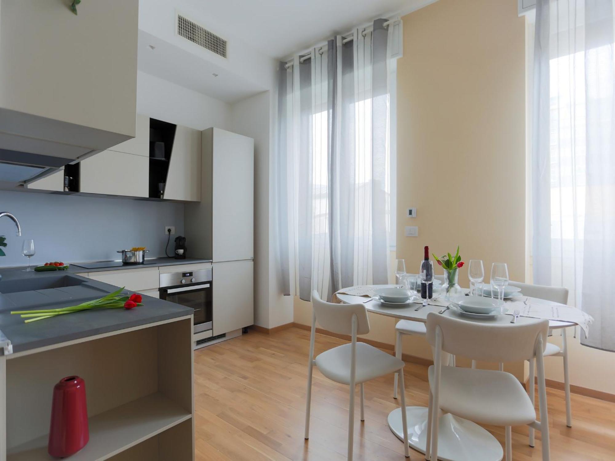 The Best Rent - Bright One-Bedroom Apartment In Corso Vittorio Emanuele II Milan Exterior photo