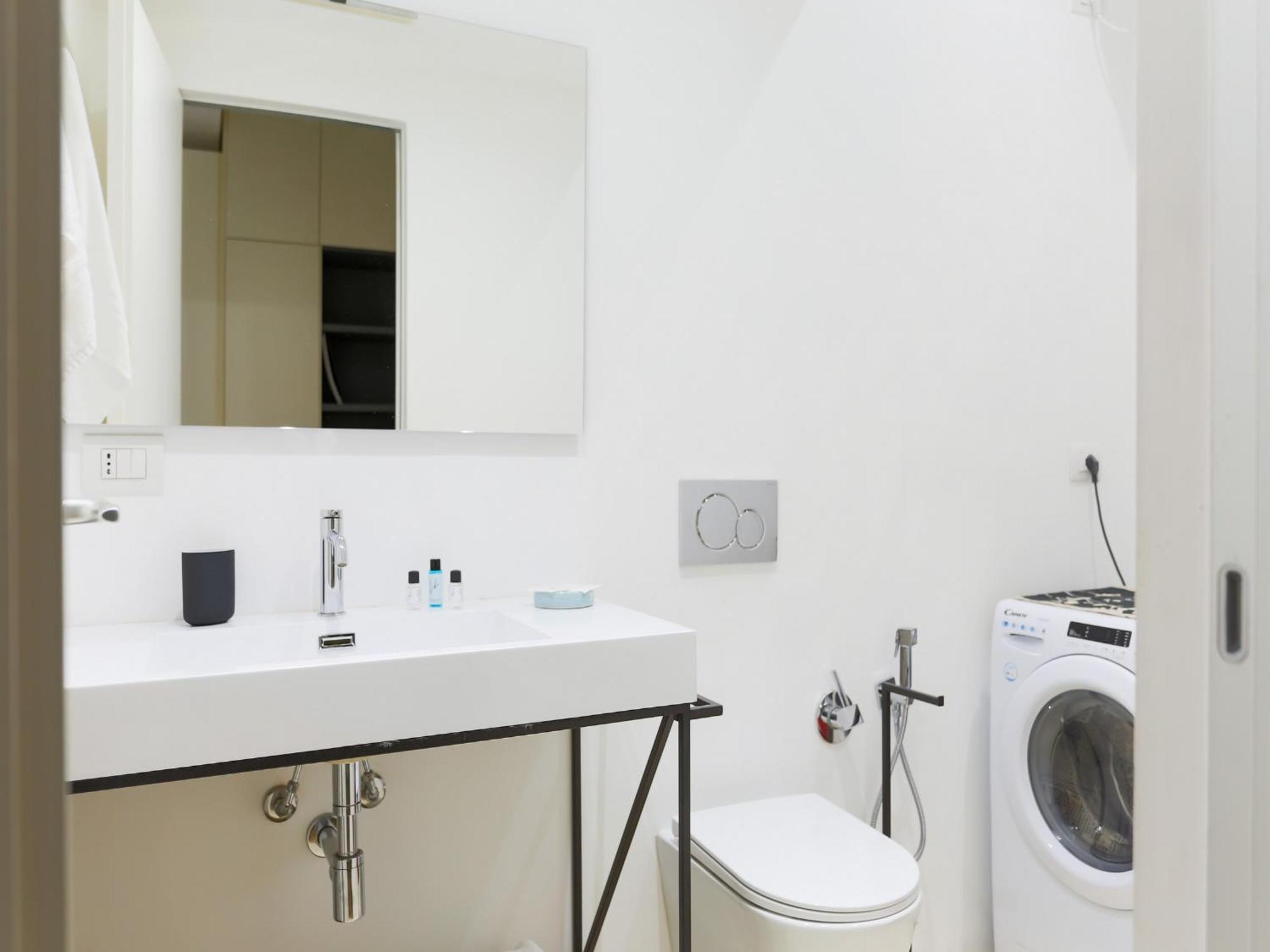 The Best Rent - Bright One-Bedroom Apartment In Corso Vittorio Emanuele II Milan Exterior photo